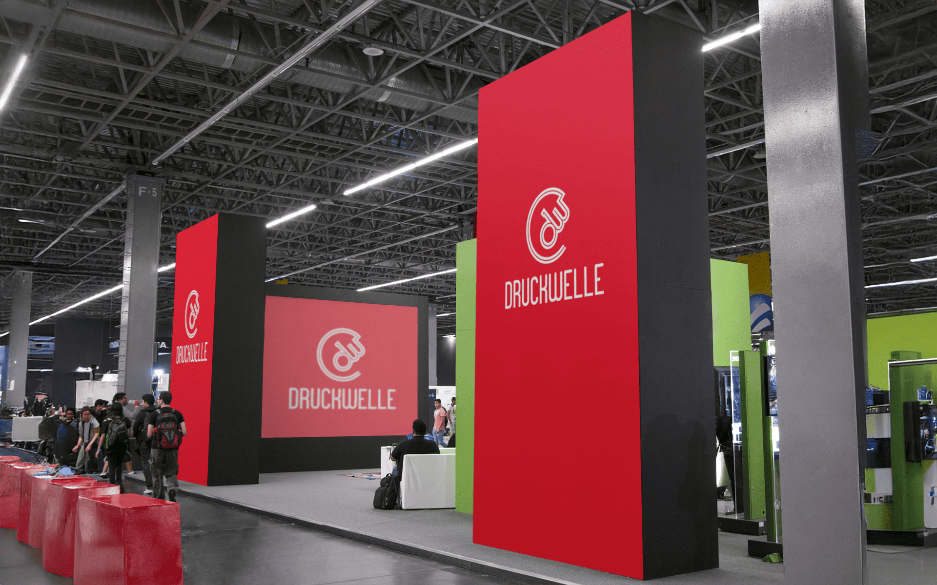 Messestand mit Druckwelle Branding und großformatiger Messewerbung